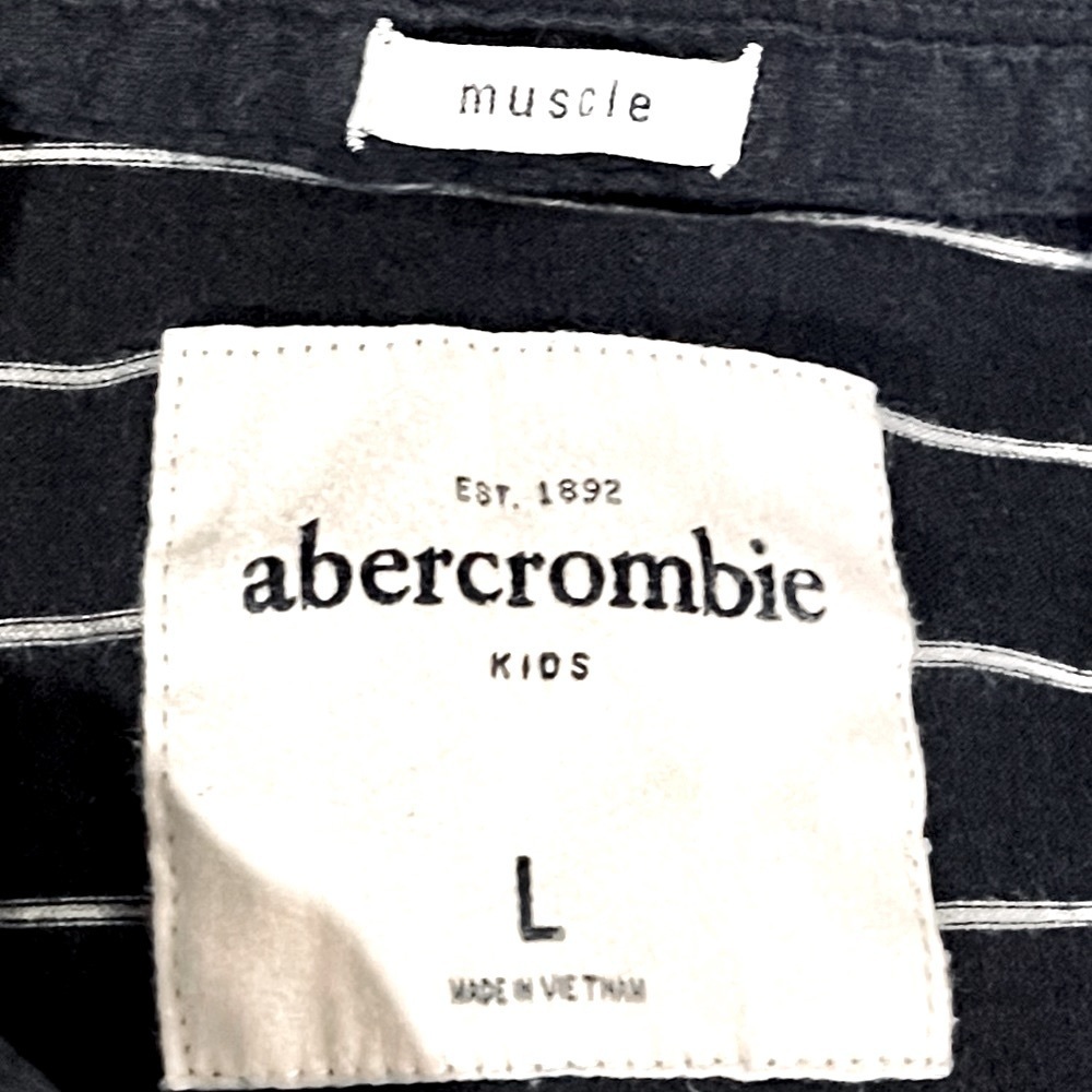 Abercrombie & Fitch navy blue striped Henley • Kid • - Picture 3 of 5
